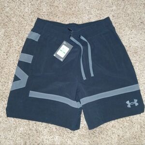 NWT- Mens Under Armor UA Baseline Woven Short II size L